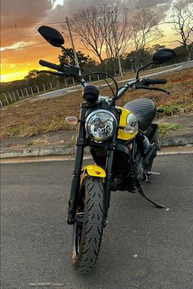 DUCATI SCRAMBLER ICON 